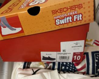 Sketchers size 10 nib 
