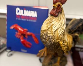 Rooster statue 