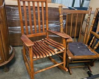 ROCKING CHAIR