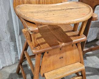 VINTAGE WOODEN HIGH CHAIR