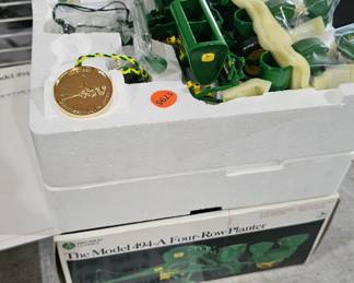 JOHN DEERE PLANTER TOY