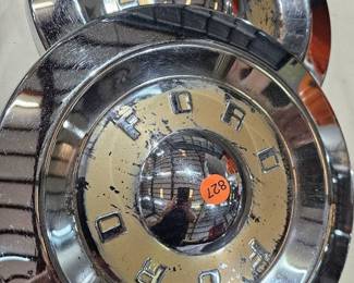 HUBCAPS VINTAGE FORD