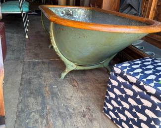 oak rail bathtub