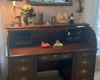 Roll top desk