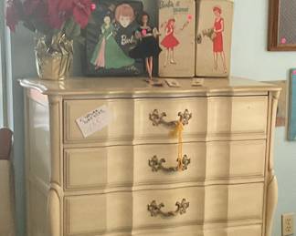 Chest of drawers