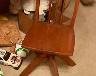 Kids desk chair