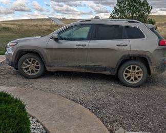 2017 Jeep latitude, 124896 miles 