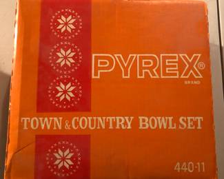 Pyrex New Old Stock Town & Country bowl set