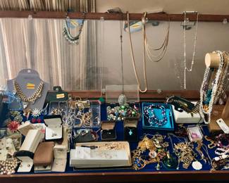 Large selection of jewelry