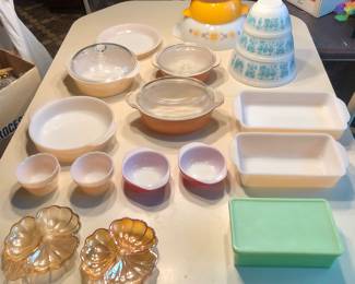 Stellar Collection of Pyrex, Anchor Hocking & Fire King, plus vintage McKee Jadeite refrigerator dish & lid