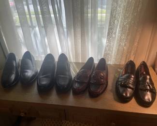 Men's Dress Shoes - Size 11 1/2D.  Name brands.  In very good condition.