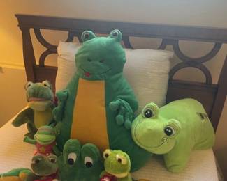 Funny Frogs stuffed toys