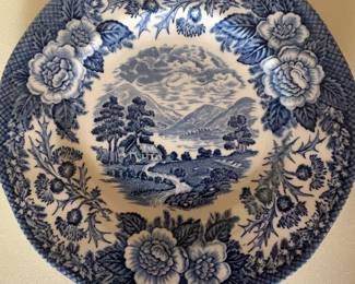 Royal Warwick Lochs of Scotland - Loch Oich plate made in England