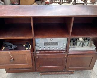 We've had console stereos at other sales, but here we have a Panatron AM/FM receiver (tube powered) and turntable built into a bookcase.