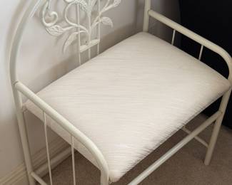 vintage vanity chair, in excellent condition