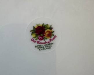 ROYAL ALBERT BONE CHINA MADE IN ENGLAND