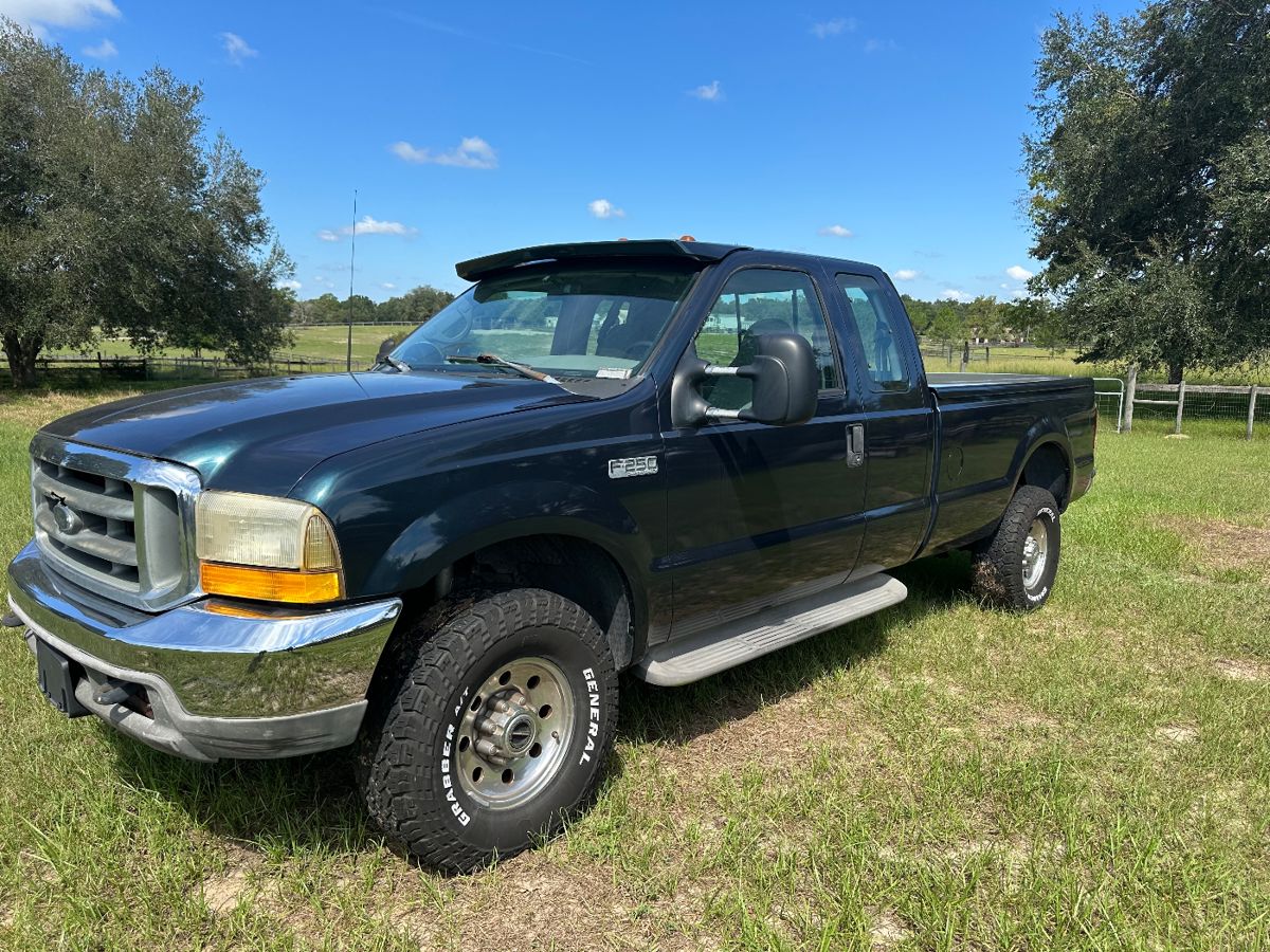 Available for pre-sale.
$10,000 OBO
One Owner.
1999 FORD F-250 SUPER
DUTY LARIAT
4 DOOR EXTENDED CAB PICKUP
7.3L V8 F DIESEL
REAR WHEEL DRIVE W/ 4X4
Approx. 230k miles.