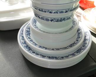 Very nice set of Corelle dishes
