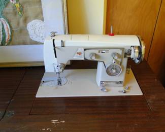 Sewing Machine, with cabinet