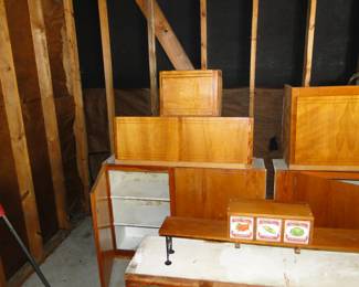 Vintage upper and lower cabinets, solid wood in good condition, just needs a little TLC and some cleaning