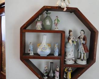 Fun little hand made, creative way to show off your porcelain 