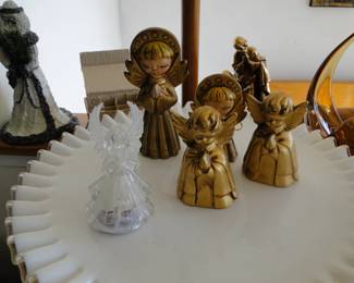 Precious gold angels.  Well, not real gold, but painted on gold.  But nicely done painted on gold