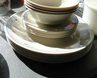 Another great set of Corelle dishes