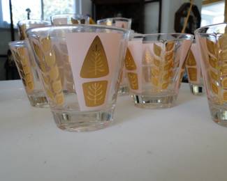 Another shot of those Mid Century Modern rock glasses