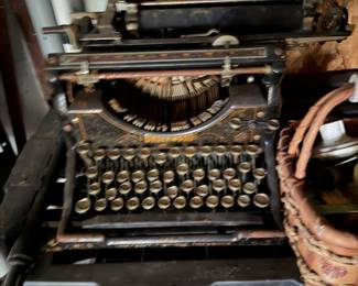 Vintage underwood typewritter