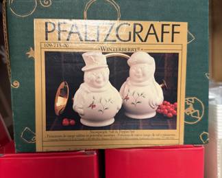Pfaltzgraff Snowman Salt and pepper shakers New Old Stock