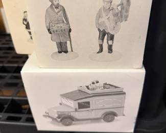 Department 56 Street Peddlers & Village express van