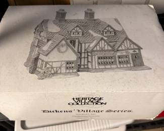 Department 56 Village Ashbury Inn