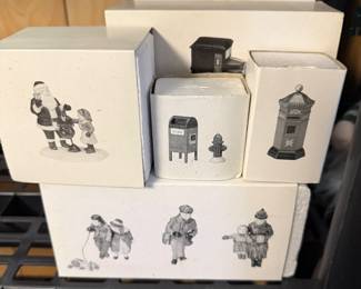 Department 56 The seasons , Fire hydrant, English Post box & caroling through the city