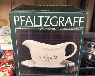 Pfaltzgraff Winterberry Gravy Boat and Tray