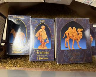 Fontanini Nativity set and manger