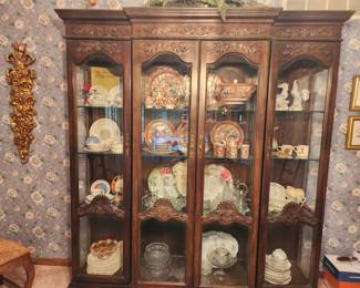 Beautiful Lighted Display Cabinet