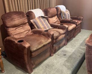 Set of 4 Electronic Recliners / Length 118" x Width 36" / $450