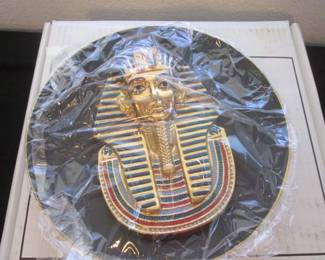 "The Mask of Tutankhamun", Porcelain Plate with 22-K Gold-Plated Design, NIB