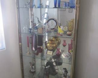 5-Shelf Display Cabinet, Glass & Mirror Details