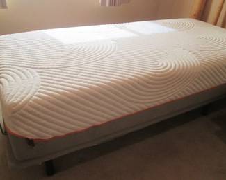 Twin Tempur-Pedic Electric Bed, Manual & Remote