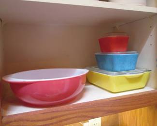 Vintage Pyrex Refrigerator Set