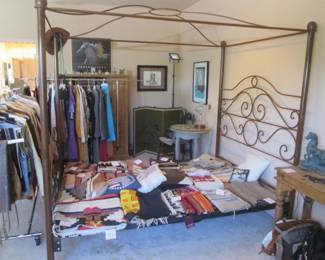 Queen-Size 4-Poster Metal Bed