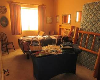 Middle Bedroom Overview