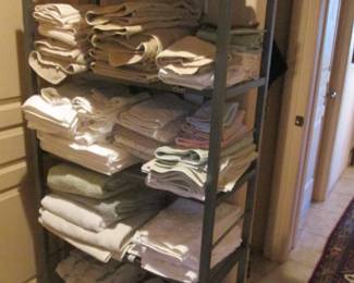 Towels & Queen + Twin Bedding