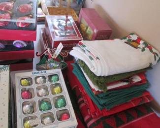 Holiday Table Linens