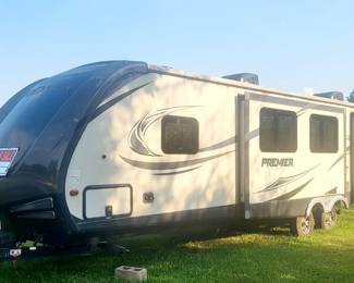 2017 Premier Ultra Lite by Bullet 
PREMIER 34BHPR