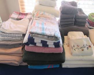 Queen Bedding & Towel Sets