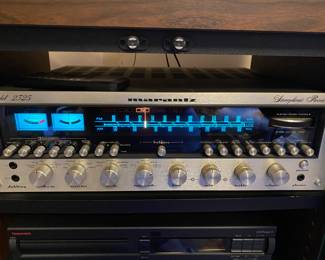 Vintage Marantz Stereo Receiver Model 2325. WORKS!!