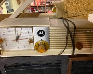 Mid Century Motorola Clock Radio