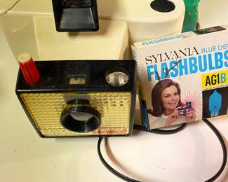 Vintage The Swinger Polaroid Camera with Original box